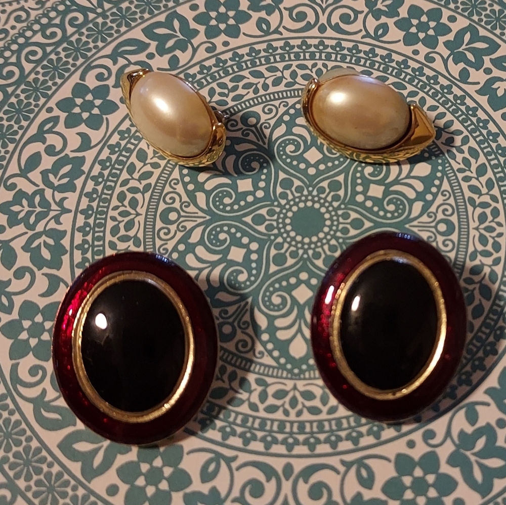 Vintage Women's fashion pierced earrings 2 pairs